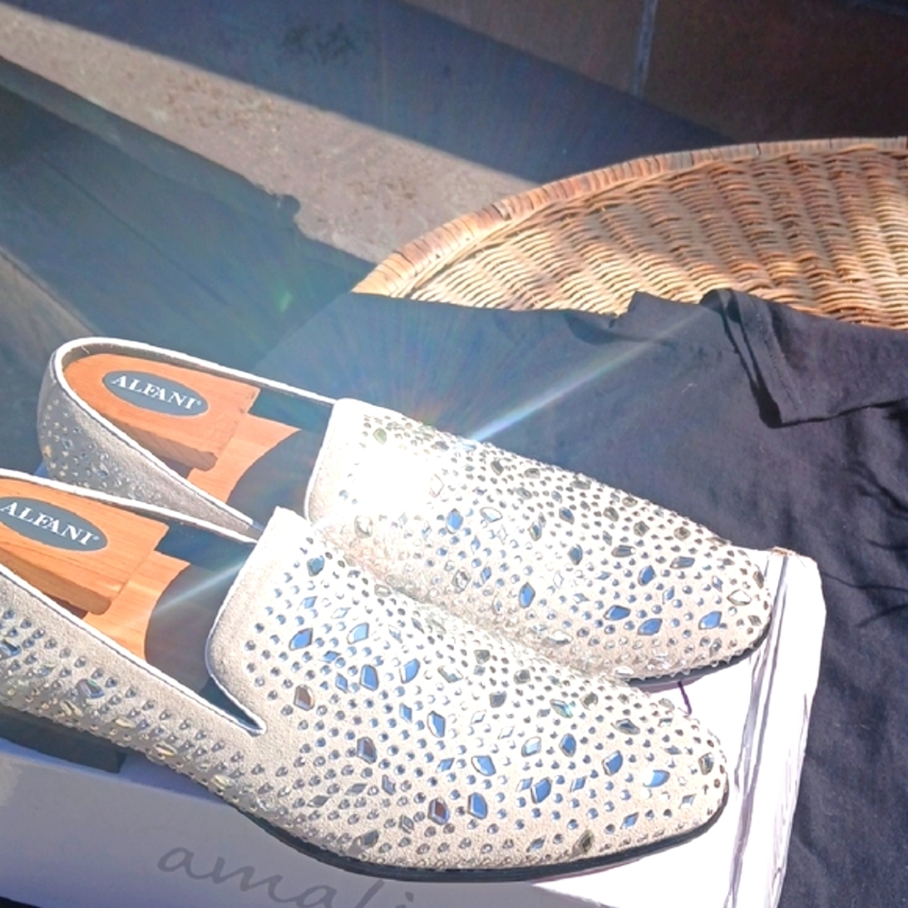 Limited Edition CLASS & MIRRORS! Amalfi Men's White and Silver Studded Loafers